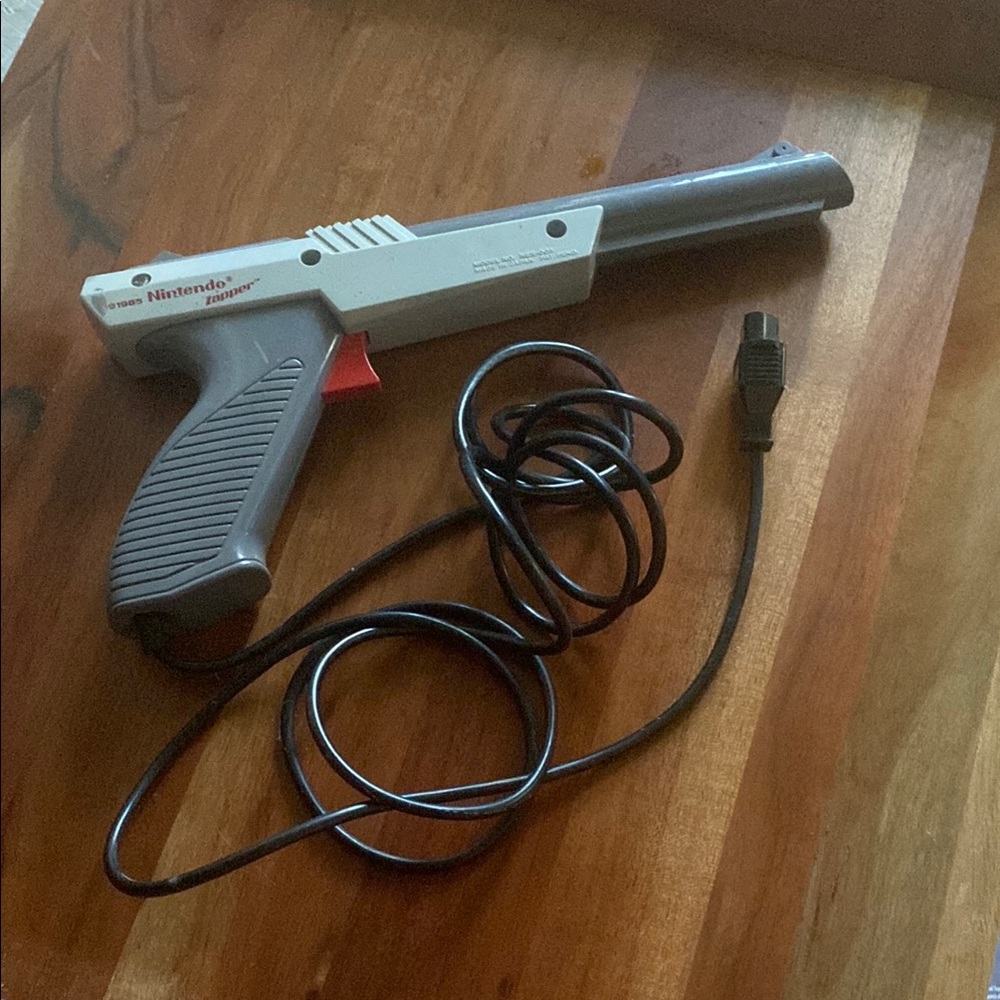 Nintendo Zapper Gun 1985